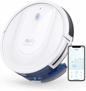 eufy RoboVac G10 Hybrid in azione su un pavimento in legno