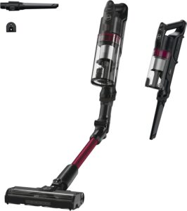 Aspirapolvere Hoover HF1P10HX 011 nero/magenta in azione su pavimenti e tappeti  