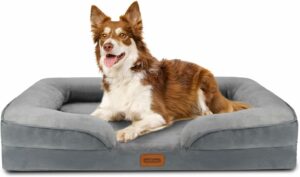 Cuccia ortopedica impermeabile per cani grandi, ideale per comfort e praticità.