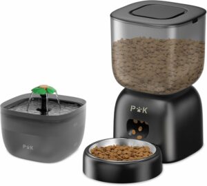 Recensione del Distributore Automatico Cibo Gatti e Fontanella Combo, con 3L per il cibo e 2L per l'acqua, autonomia e comodità in un unico dispositivo.