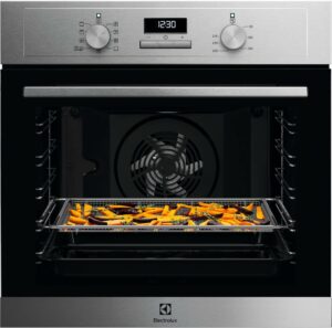 Recensione del forno Electrolux Serie 700: AirFry, grande capacità e classe A  