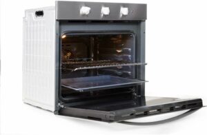 Forno Indesit IFW 5530 IX in acciaio inox, efficiente e versatile.