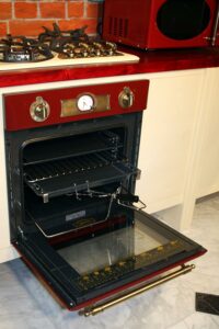 Forno elettrico da incasso Kaiser Empire Bordeaux con funzioni avanzate  