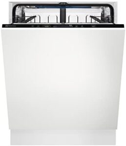 Immagine della lavastoviglie Electrolux Serie 600 e del forno da incasso multifunzionale, design elegante e funzionale.