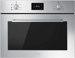 Forno elettrico Smeg SF4400MCX in acciaio inox, con una capienza di 38 litri e un design elegante, perfetto per ogni cucina.