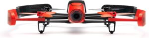 Parrot Bebop Drone Rosso in volo, perfetto per appassionati di droni e video ad alta definizione 