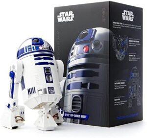 Sphero Drone R2-D2 Star Wars in volo, con un design dettagliato e funzionalità avanzate per gli appassionati del franchise.