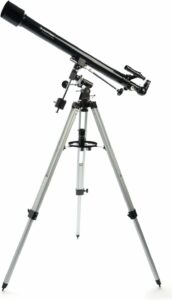 Telescopio Celestron PowerSeeker 60EQ in primo piano, obiettivo da 60 mm