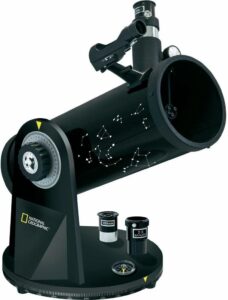 Immagine del telescopio National Geographic 114/500 con design compatto e accessori inclusi  