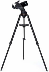 Celestron 22202 AstroFi 102 in azione osservando le stelle