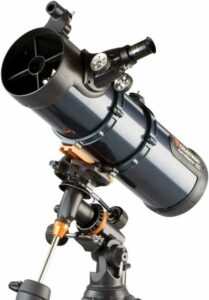 Celestron AstroMaster 130EQ montato su treppiedi in acciaio