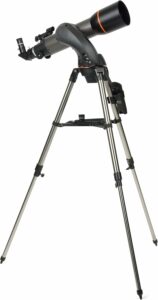 Celestron NexStar SLT 102 osservando il cielo notturno