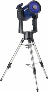 Meade LX90-ACF telescopio avanzato contro un cielo stellato