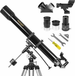 Telescopio Omegon AC 90/1000 EQ-2 puntato verso le stelle