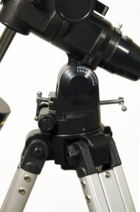 Telescopio Levenhuk Skyline PRO 127 MAK con vista notturna del cielo stellato