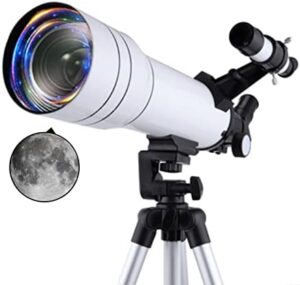 Telescopio astronomico con zaino e film di Bard su sfondo stellato