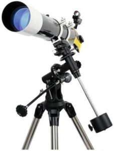 Telescopio Ultra HD 80DX puntato verso le stelle nel cielo notturno