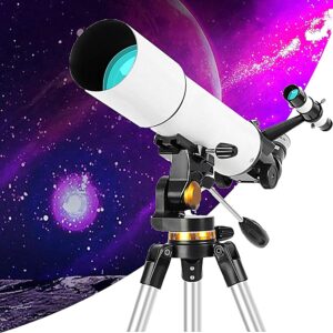 Un giovane astrofilo utilizza il telescopio ZXNANA per osservare le stelle di notte