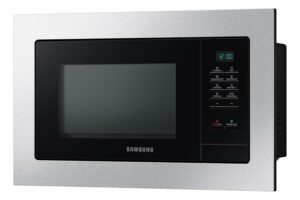 Microonde Samsung MG23A7013CT con grill, 23 litri di capacità e potenza 1100W, in colore nero.