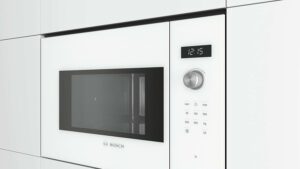 Microonde da incasso Bosch BFL554MW0 Serie 6 bianco 25 litri con display LED e funzione scongelamento  