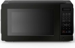 Forno a Microonde Smart Digital da 20 litri, con capacità di 700 watt e programmi di cottura digitali selezionabili, ideale per ogni cucina.