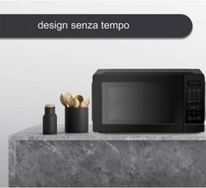 Forno a Microonde Smart Digital da 20 litri, con capacità di 700 watt e programmi di cottura digitali selezionabili, ideale per ogni cucina.