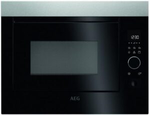 Forno a microonde AEG MBE 2658D-M con finitura inox antimpronta e nero, modello da 60 cm