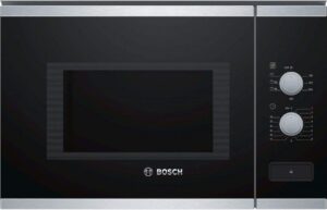 Microonde Bosch Serie 4 BEL550MS0 in acciaio inossidabile con funzione grill e capacità 25L, perfetto per ogni cucina.