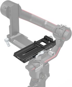 Piastra a sgancio rapido SMALLRIG per gimbal DJI RS 4, RS 3, RS 2, con sistema Arca-Swiss e design robusto.