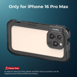 SmallRig Mobile Video Cage Basic Edition per iPhone 16 Pro Max con supporto per obiettivo T-mount e telaio in TPU, ideale per riprese video e streaming live.