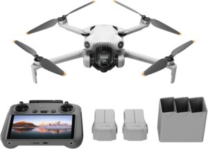 DJI Mini 4 Pro con radiocomando DJI RC 2 e telecamera 4K, ideale per riprese aeree di alta qualità.