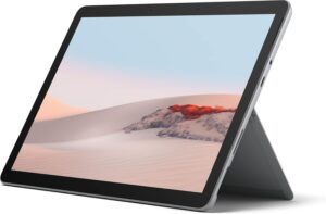 Microsoft Surface Go 2 con Intel Core m3-8100Y, display da 10.5 pollici, 8GB di RAM e 128GB di SSD in versione ricondizionata.