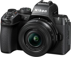 Nikon Z50II con NIKKOR Z DX 16-50 VR e Lexar SD128GB