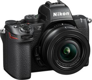 Nikon Z50II con NIKKOR Z DX 16-50 VR e Lexar SD128GB