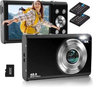 Fotocamera digitale nera con zoom 16X e display 4K