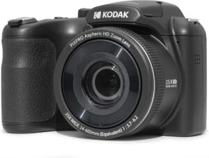 KODAK Pixpro Astro Zoom AZ255 mostrata in azione, catturando un panorama dettagliato