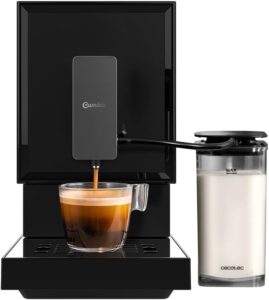 Immagine della Cecotec Caffettiera Superautomatica Power Matic-ccino Cremma con design moderno e funzionalità avanzate per un caffè perfetto.